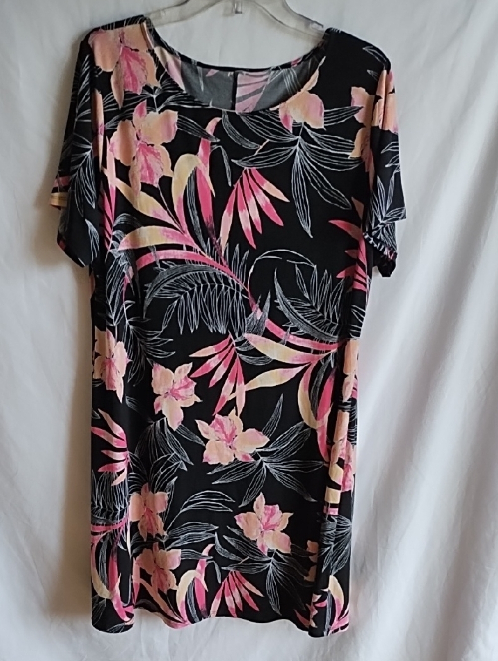Women’s Black Floral Scoop Neck Dress